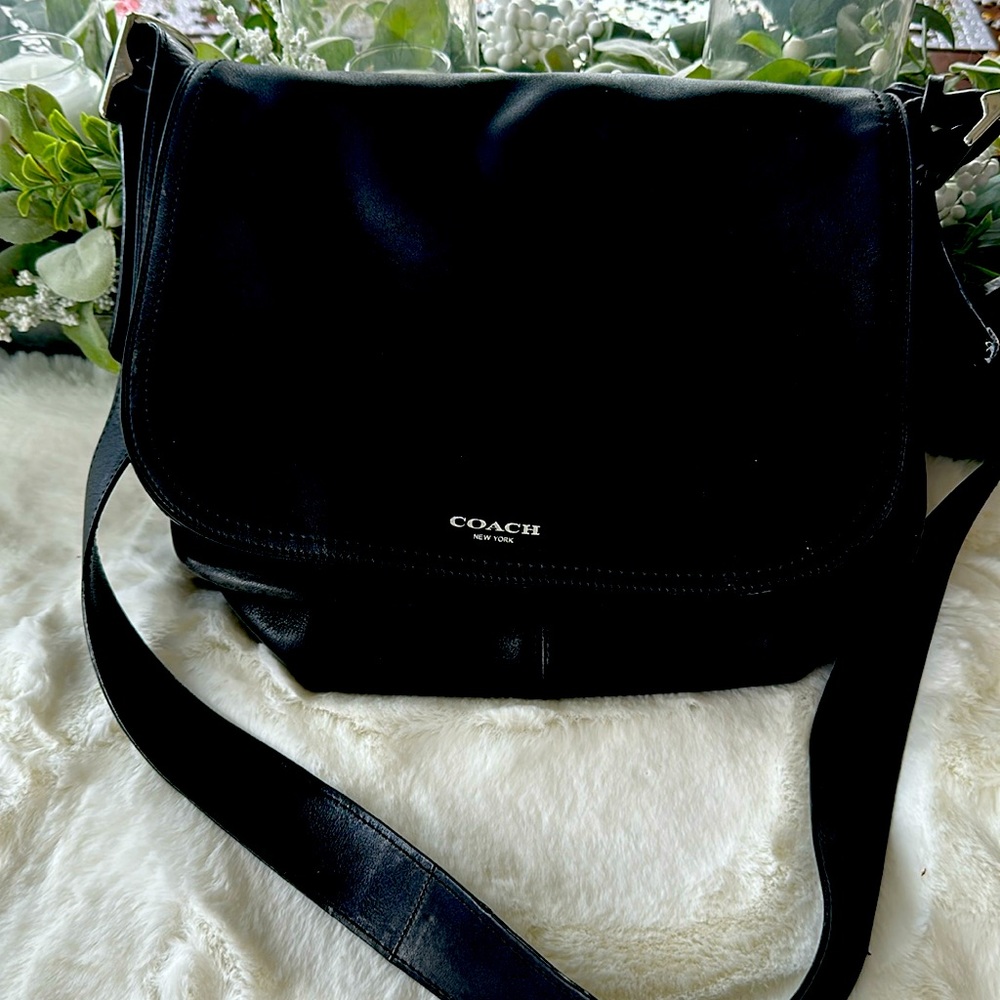 Coach Messengers bag. Gently worn but ready to show off your style!